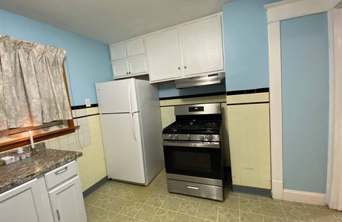 Cheektowaga House | Late night breeze of Buffalo and Niagara