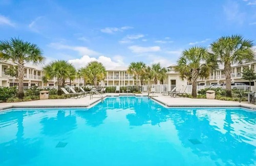Crystal Beach House | Latitude Adjustment Townhome