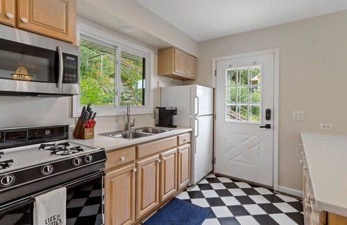 Lauderdale Lakes House | Lauderdale Lakefront Oasis |Views Throughout |Huge Lakefront Deck |Splash Pad & Paddle Boards |Dock