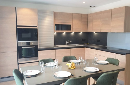 Sevrier Apartment | Laudon Mountain View