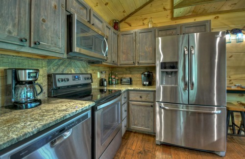 Mineral Bluff Cabin | Laurel Escape LLC - Romantic Luxury Cabin : Perfect For 2! nLodging Cert #033336