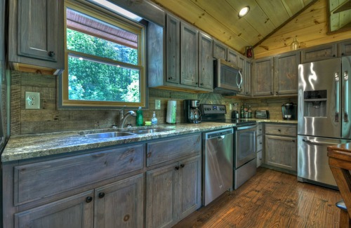 Mineral Bluff Cabin | Laurel Escape LLC - Romantic Luxury Cabin : Perfect For 2! nLodging Cert #033336