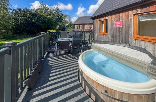 Brigg House | Laurel - Uk50107