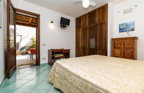 Contrada Santa Lucia Bed & Breakfast | Lauricella Bed and Breakfast