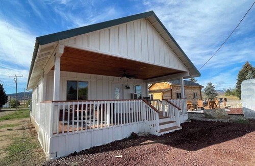 Bancroft House | Lava Hot Springs Country Home