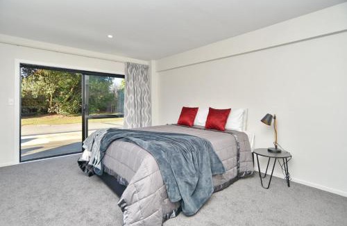 Burnside House | Lavandula 4 - Christchurch Holiday Homes