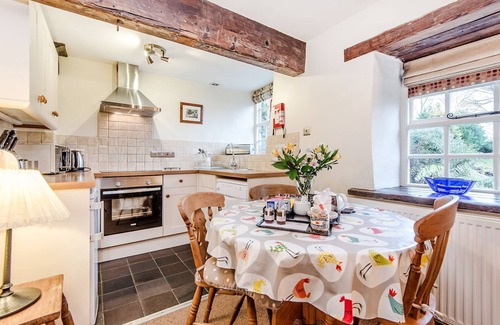 Boncath Cottage | Lavender Cottage - a cosy cottage for two (+ cot) with exceptional leisure facilities