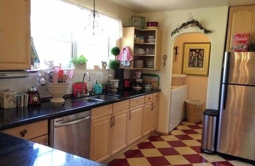 East Central Cottage | Lavender Hill Cottage