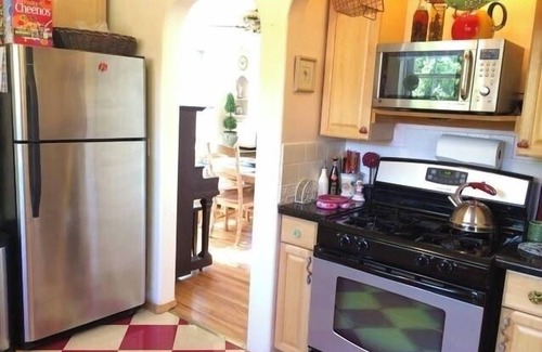 East Central Cottage | Lavender Hill Cottage
