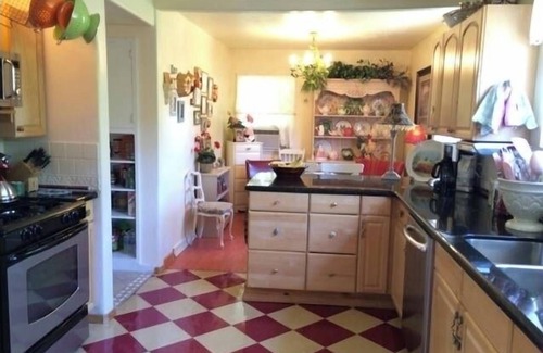 East Central Cottage | Lavender Hill Cottage