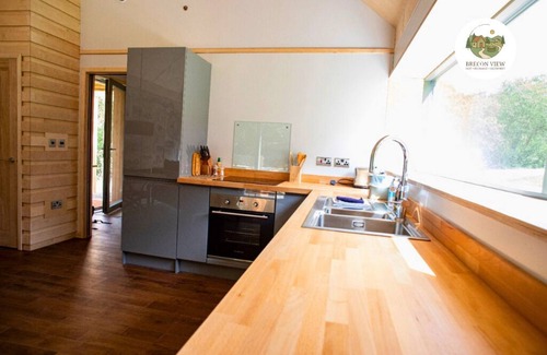 Ammanford Cabin | Lavender Lodge for 2 Hot Tub + Sauna