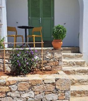 Katapola Apartment | Lavender studio