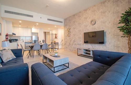 Umm Suqeim 3 Apartment | Lavish 1-BR Apartment Near Burj Al Arab @ Rahaal 2