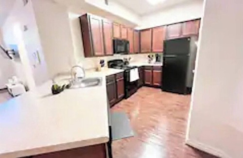 Shreveport House | Lavish Executive APT w WiFi, & Washer/Dryer