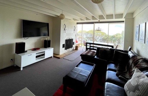 Hotham Heights House | Lawlers 6