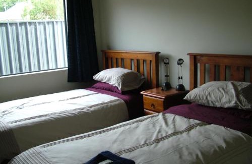 Lawrence Apartment | Lawrence Townhouse Accommodation 16A