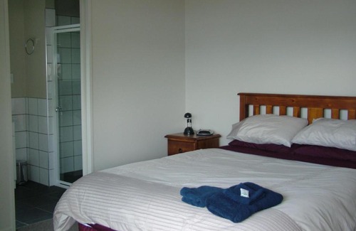 Lawrence Apartment | Lawrence Townhouse Accommodation 16A