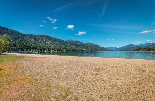 Christina Lake House | Lazy Dayz Cottage