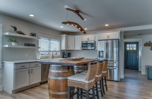 Hammondsport Cabin | Lazy Loon Cottage is a Charming KEUKA LAKE cottage with amazing views!