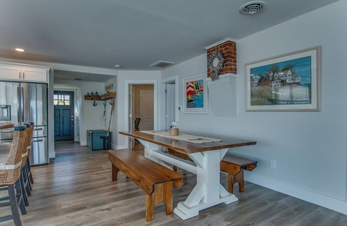 Hammondsport Cabin | Lazy Loon Cottage is a Charming KEUKA LAKE cottage with amazing views!