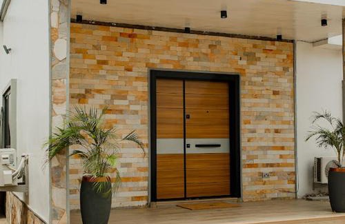 Tema Apartment | LBA Plush Apartment