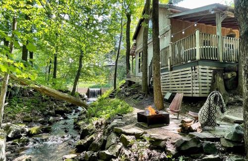 Lac-Brome Ski Chalet | Le 14 Chalets Howard - Spa-Shower-Hammock-Bromont