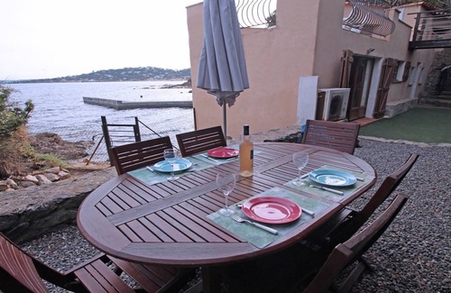 La Nartelle House | Le Bateau - 4 people - Feet in the water - Beach - Air conditioning - WiFi - Sainte Maxime