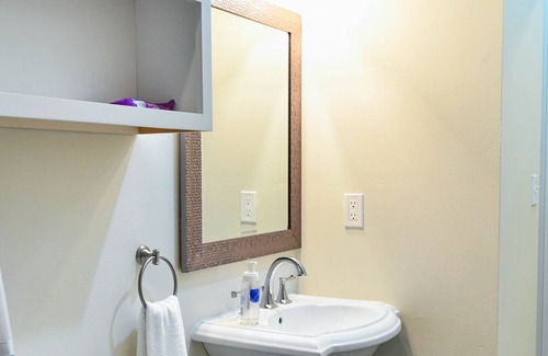Faubourg Marigny Condo | "Le Bon Ton Roulet" Frenchman area