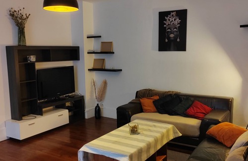 Bobigny Apartment | Le bonheur pantinois Elegant, quiet and spacious apartment