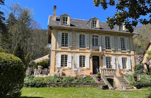 Coux-et-Bigaroque-Mouzens Bed & Breakfast | Le Bouquet Bleu Bed and Breakfast
