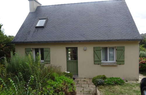 Saint-Mathieu House | LE BOUT DU MONDEnmaison avec terrasse plein sud et jardin avec accès à la plage