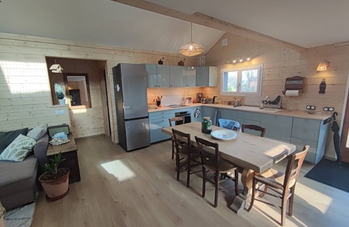 Misy-sur-Yonne Ski Chalet | Le Cèdre Bleu, Chalet au Bord D'un Lac, 100 km de Paris