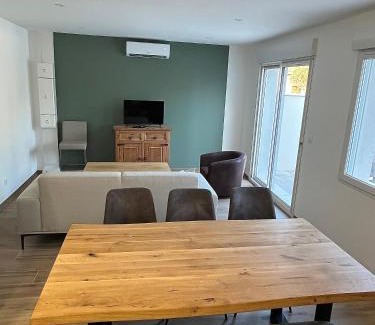 Entraigues-sur-la-Sorgue House | Le Cabanon