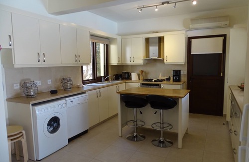 Souni-Zanakia House | "Le Caroubier" Splendid 3 Bedrooms Bungalow