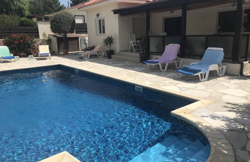 Souni-Zanakia House | "Le Caroubier" Splendid 3 Bedrooms Bungalow