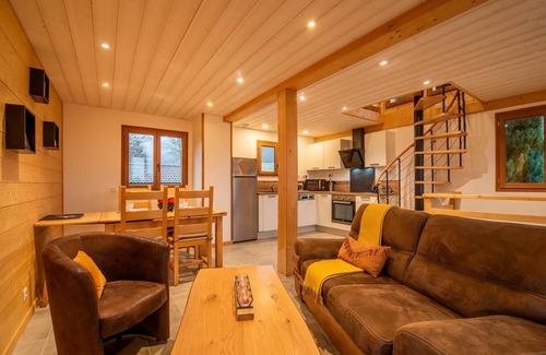 Bernex Ski Chalet | Le Chalet Lovecy - View of the mountains 4/5 people