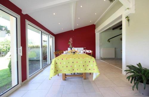 Chamblanc Bed & Breakfast | Le champ Vert