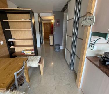 Le Sauze Apartment | le champas centre station lit queen size