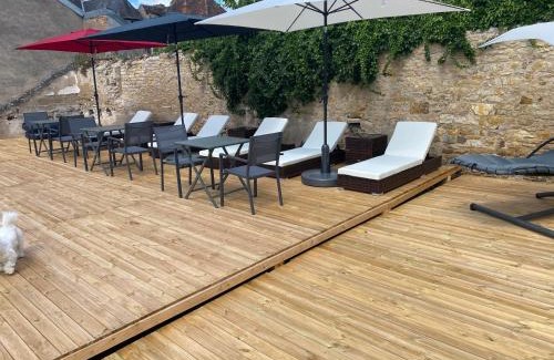 Saint-Pierre-le-Moutier Hotel | LE CHARME DE ST PIERRE