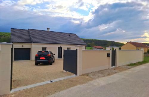 Neuville-sur-Seine House | Le charme tranquille