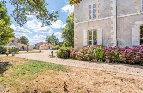 Sainte-Cecile Apartment | Le Chateau De Bellevue