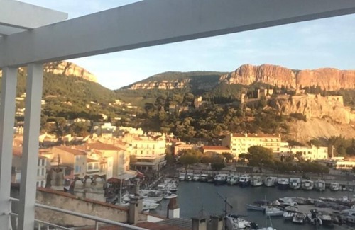 Cassis Apartment | Le Chavanne - Parking - View - City center - 2 Bedrooms