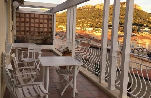 Cassis Apartment | Le Chavanne - Parking - View - City center - 2 Bedrooms
