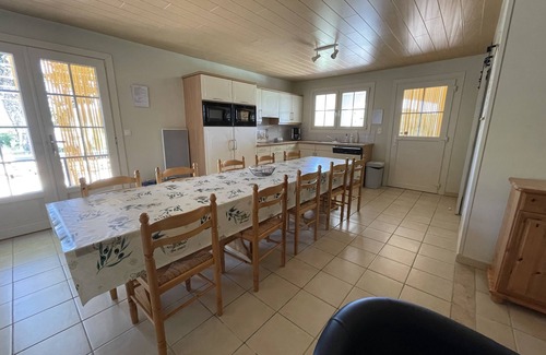 Chassagnes Villa | Le Chêne: large holiday home with private swimming pool