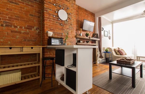 Fishtown Apartment | Le Chic Studio with W/D, AC, Private Patio, and fast WiFi in superb Fishtown