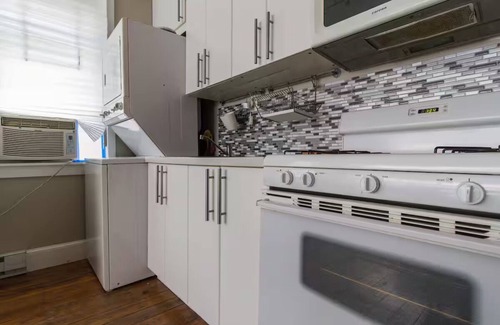 Fishtown Apartment | Le Chic Studio with W/D, AC, Private Patio, and fast WiFi in superb Fishtown