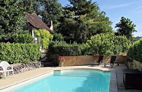 Chaumussay Apartment | LE CIEL BLEU STUDIO HOLIDAY RENTAL IN LE GRAND PRESSIGNY INDRE-ET-LOIRE, FRANCE