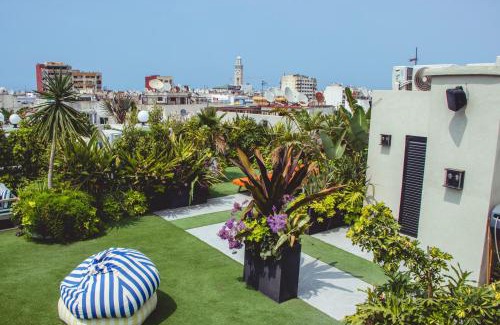RACINE EXTENSION Apartment | Le claridge Emerauld with gym and rooftop corniche by Viva Stay