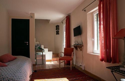 Simiane-la-Rotonde Bed & Breakfast | Le Clos des Amandiers
