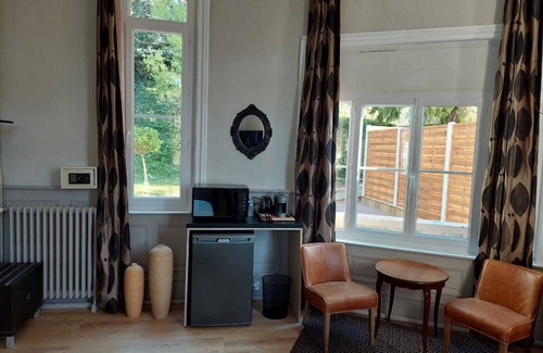 Bernay House | Le Clos des Lodges
